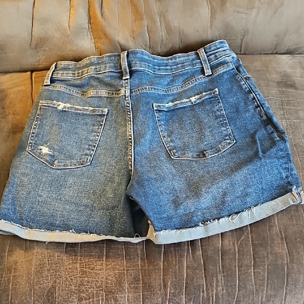 Maurices Distressed Blue Rolled-Hem Jean Shorts - Picture 4 of 4